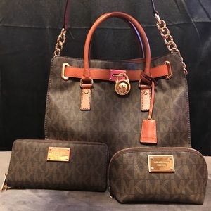 Michael Kors Hamilton/Wallet & Cosmetic Case Set